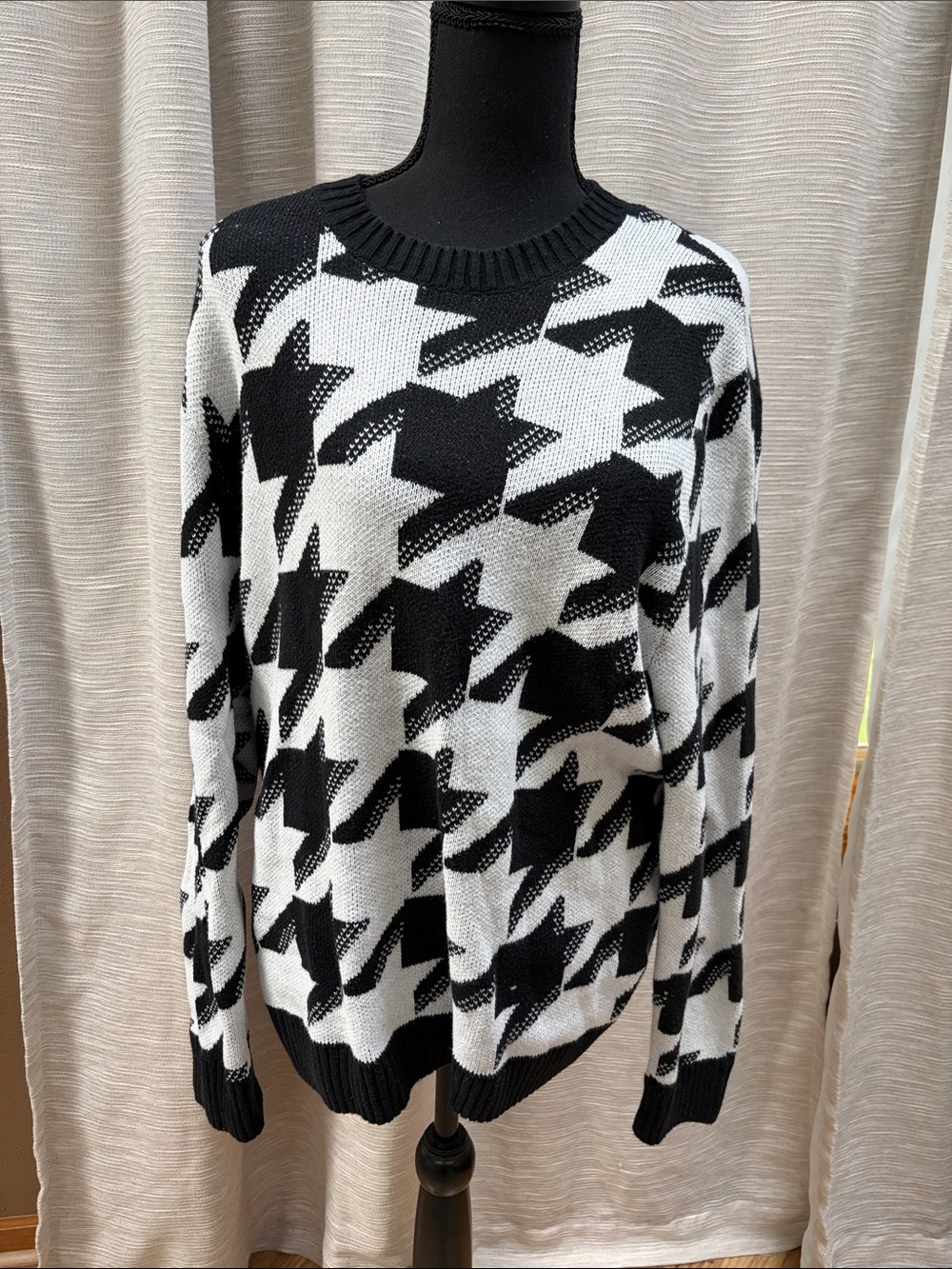 INC International Concepts Black & White Houndstooth Crewneck Sweater